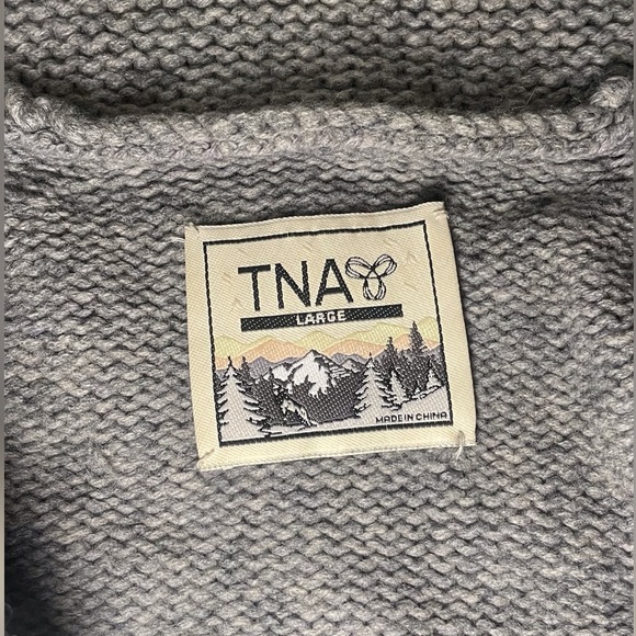 Aritzia TNA - - Picture 3 of 3